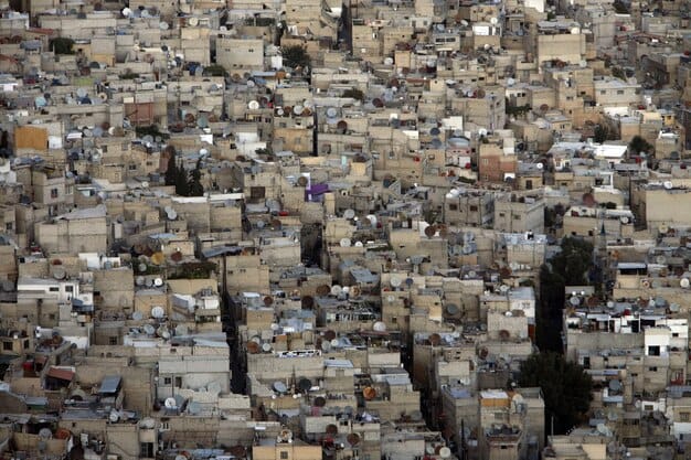 صورة بانورامية تظهر التخطيط الحضري للنسيج المتضام في مدينة دمشق القديمة