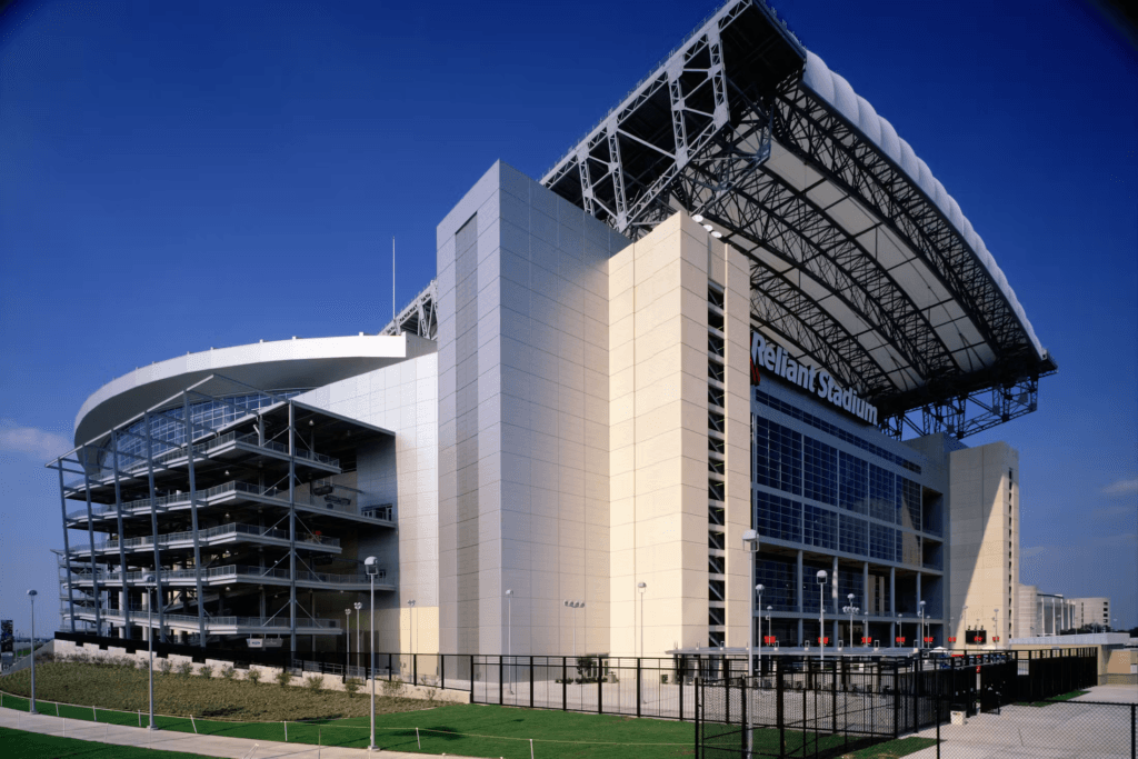 منظور خارجي NRG Stadium يوضح النظام الانشائي