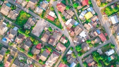 كيف تتحول المدن من الكفاءة إلى الصمود؟ تعرف على مفهوم المدينة المرنة في مواجهة الحروب، الزلازل، والفيضانات، ودور التوأم الرقمي والحلول الإسفنجية في حماية الإنسان